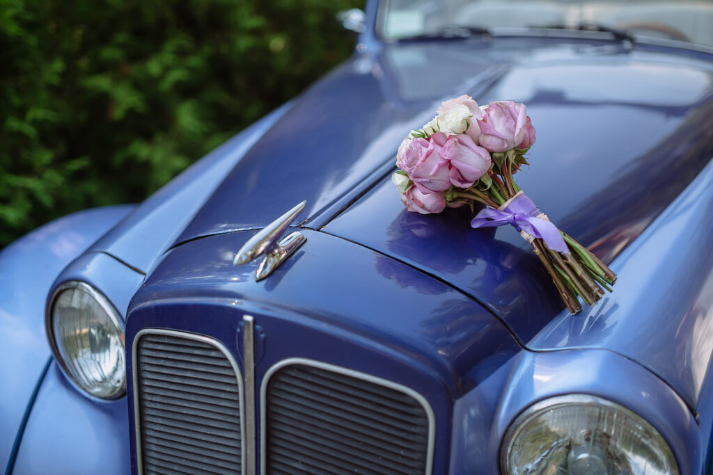 Hochzeitstrends 2024: Blumen, Deko & Farben im Fokus