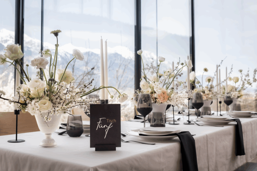 Designkonzept in Schwarz, Weiß und Blush
