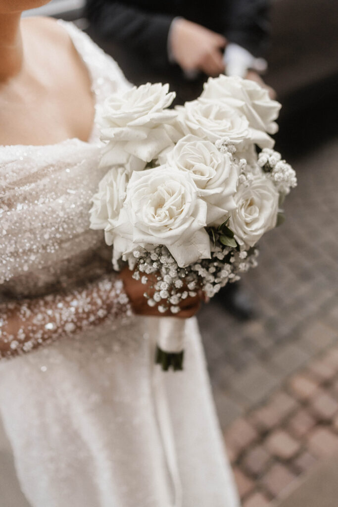 Brautstrauß mit edlen Rosen